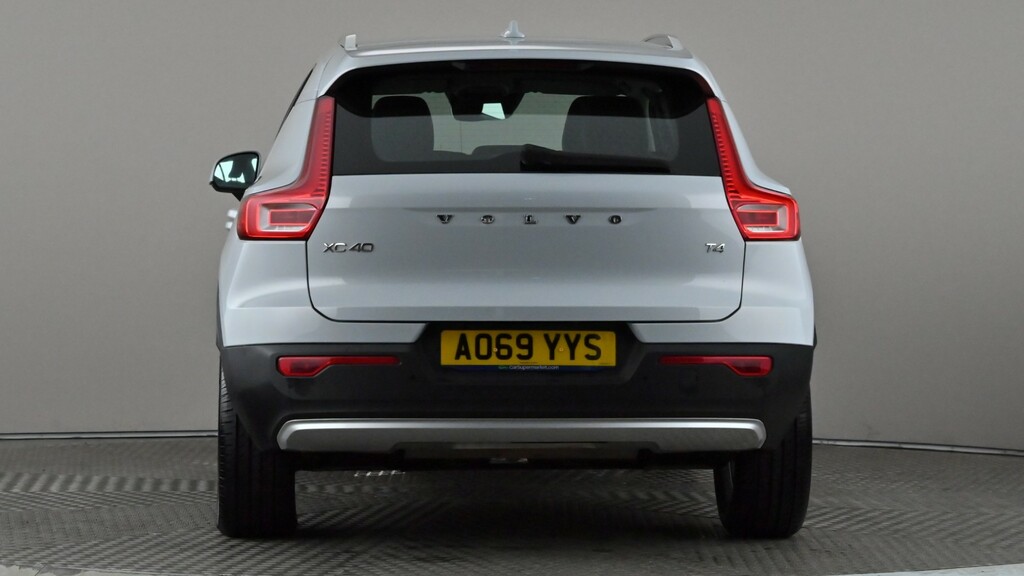 Volvo XC40 2.0 T4 Momentum Geartronic AO69YYS Silver #5