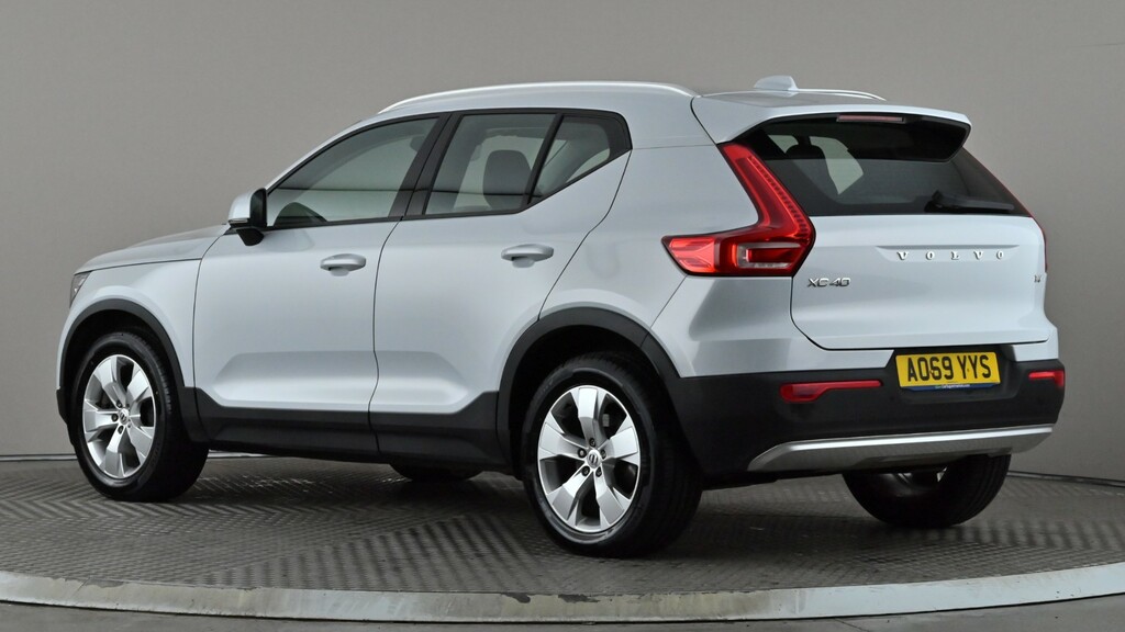 Volvo XC40 2.0 T4 Momentum Geartronic AO69YYS Silver #4