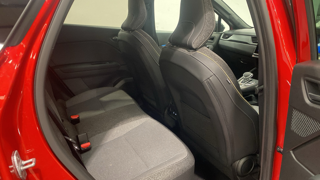 Renault Symbioz 1.6 E-tech Fhev 145 Techno HN25KCO Red #4