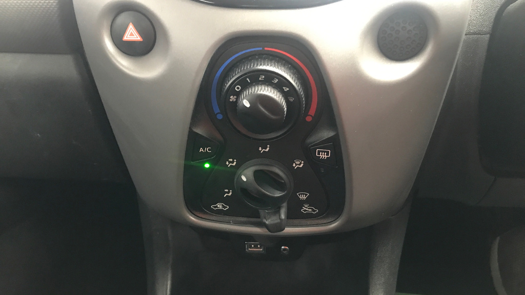 Peugeot 108 1.0 Collection Hatchback 2 Tronic Euro Red #29