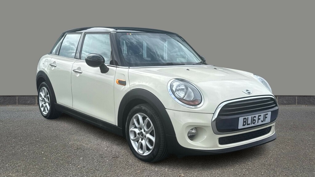 Mini Hatch 1.5 Cooper White