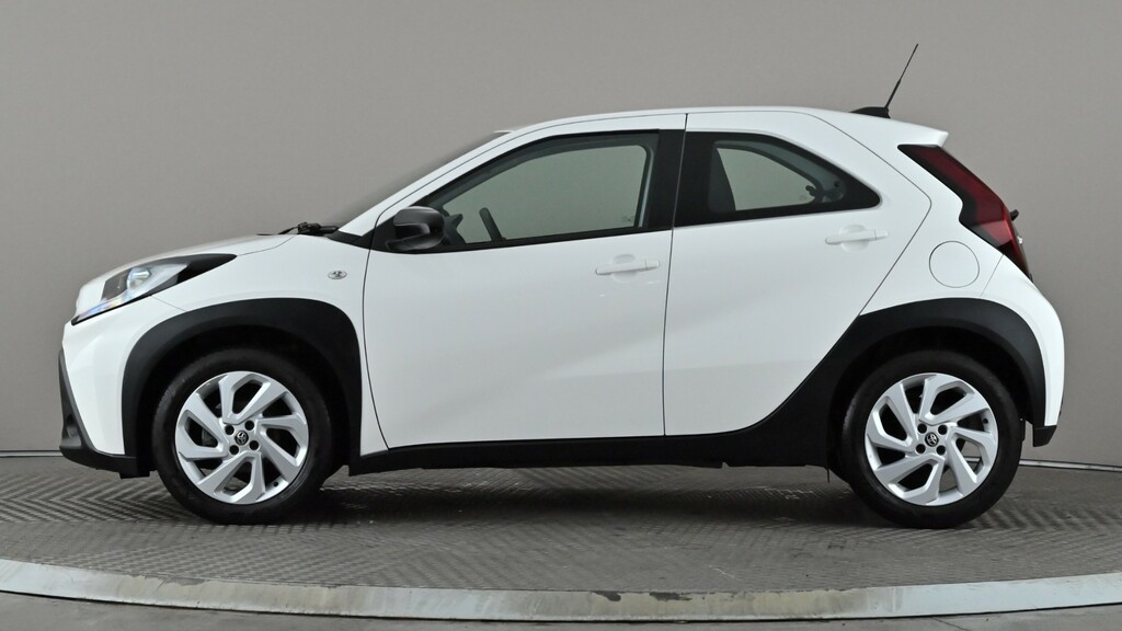 Toyota Aygo X 1.0 Vvt-i Pure BT23PVE White #3