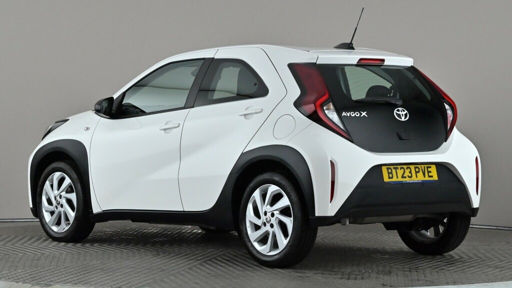 Toyota Aygo X 1.0 Vvt-i Pure BT23PVE White #4