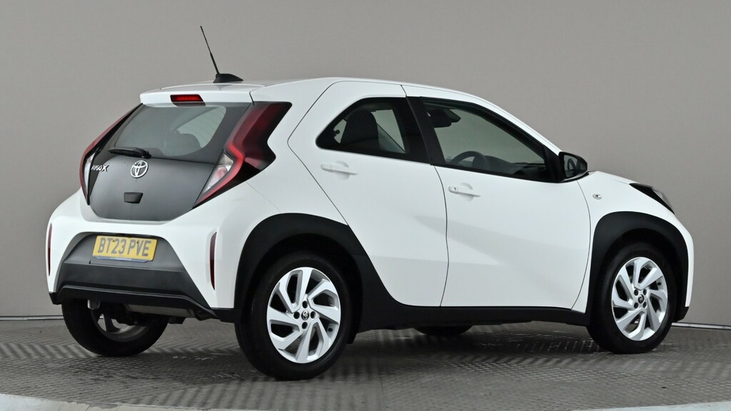 Toyota Aygo X 1.0 Vvt-i Pure BT23PVE White #6