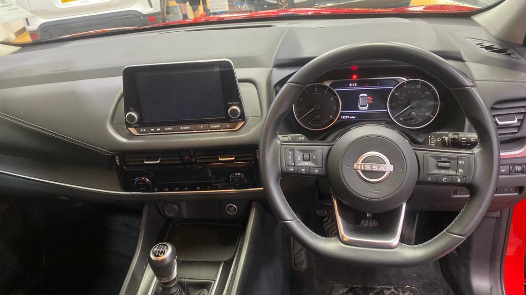 Nissan Qashqai 1.3 Dig-t Mh Acenta Premium DS23CPE Red #6