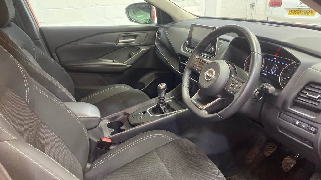 Nissan Qashqai 1.3 Dig-t Mh Acenta Premium DS23CPE Red #4