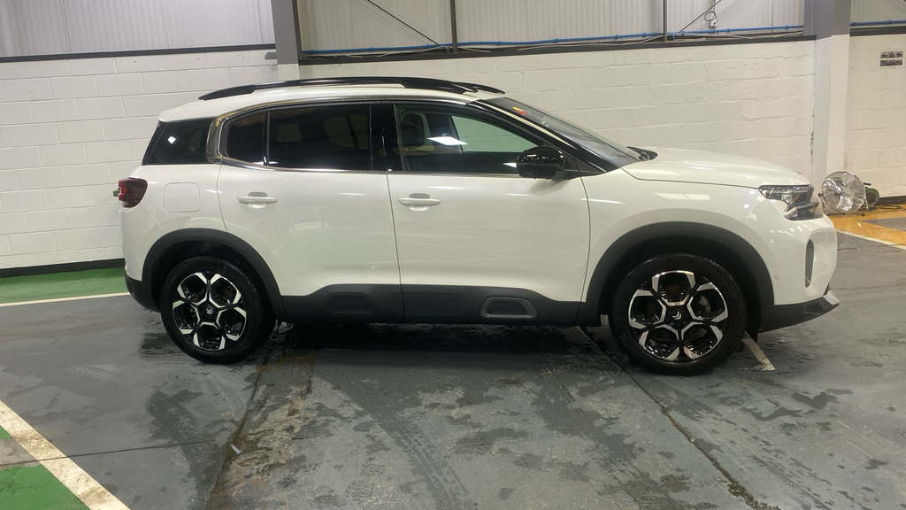 Citroen C5 Aircross 1.2 Puretech Max White #2