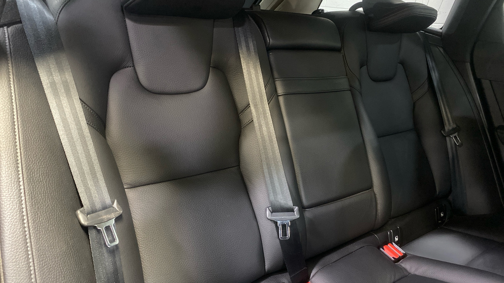 Volvo V90 2.0 T4 Momentum Plus Geartronic Black #6