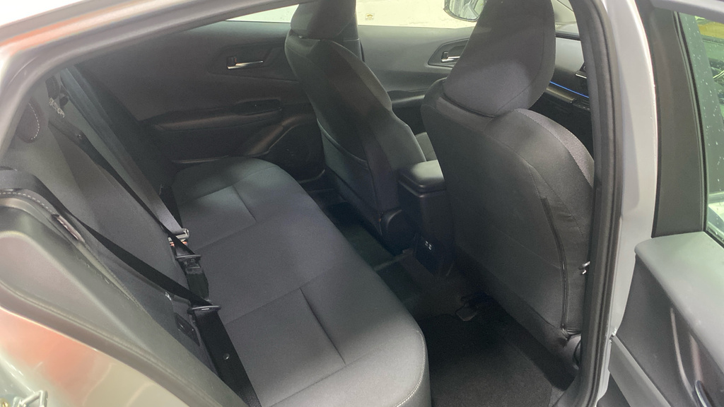 Toyota Prius 2.0 Phev Design Cvt Silver #4