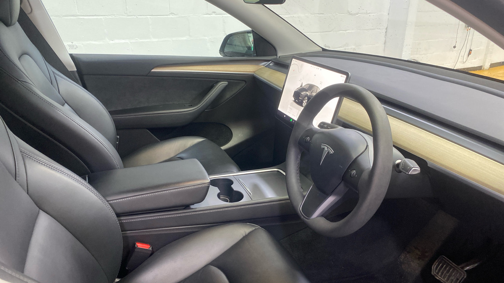 Tesla Model Y Long Range Awd LB23VUD Black #4