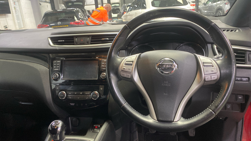 Nissan Qashqai 1.5 Dci N-vision VN17NRE Red #6