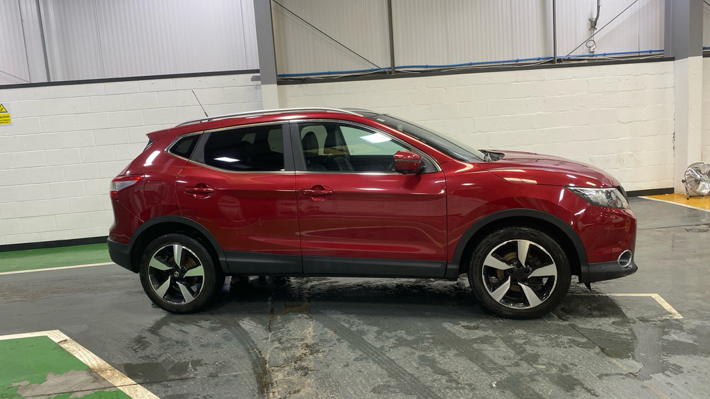 Nissan Qashqai 1.5 Dci N-vision VN17NRE Red #2
