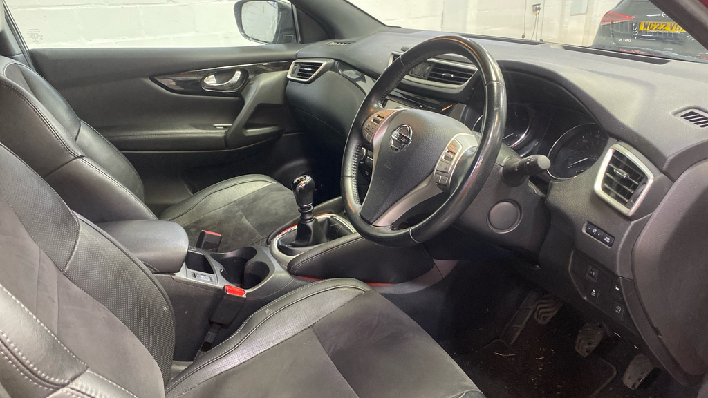 Nissan Qashqai 1.5 Dci N-vision VN17NRE Red #4