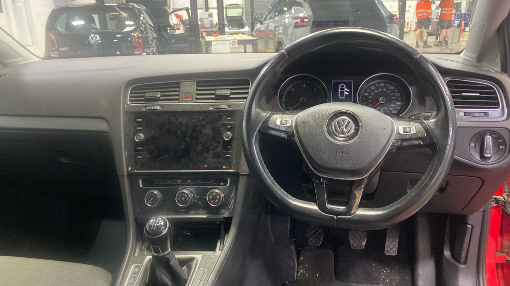 Volkswagen Golf 1.6 Tdi Se Nav RV18MYT Red #5