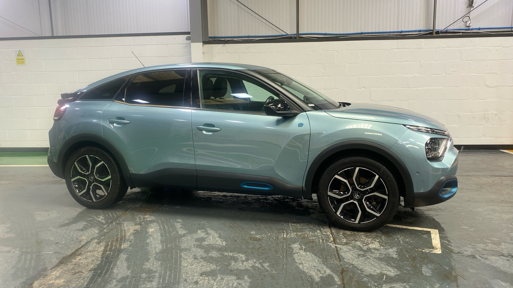 Citroen e-C4 100Kw Shine Plus 50Kwh Blue #3