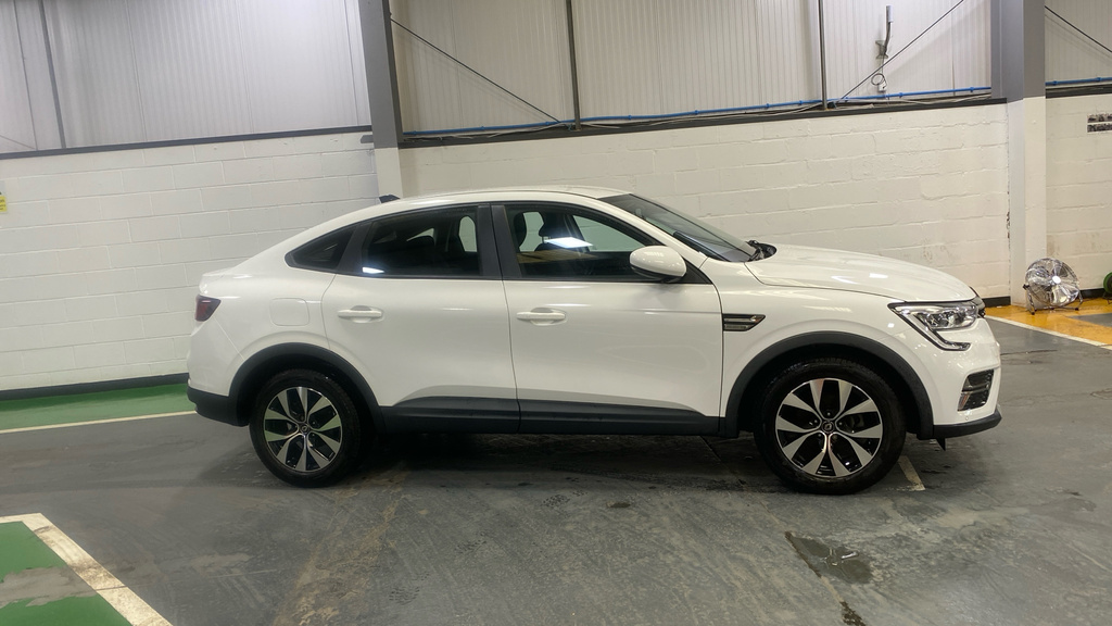 Renault Arkana 1.6 E-tech Hybrid 145 Iconic White #2