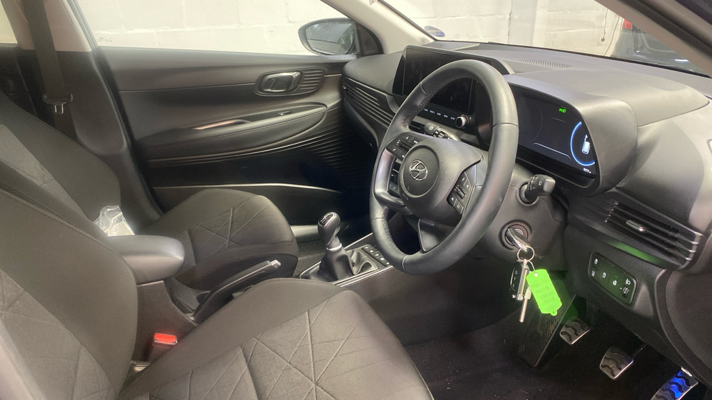 Hyundai Bayon 1.0 Tgdi 48V Mhev Premium Grey #4
