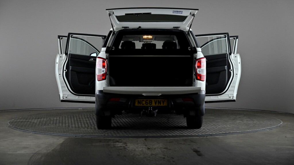 SsangYong Musso White #11