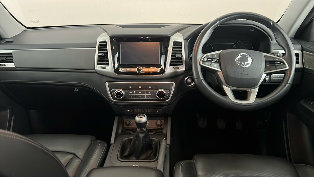 SsangYong Musso White #13
