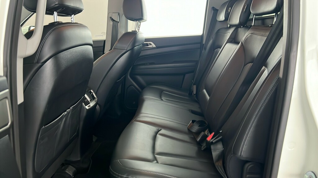 SsangYong Musso White #18
