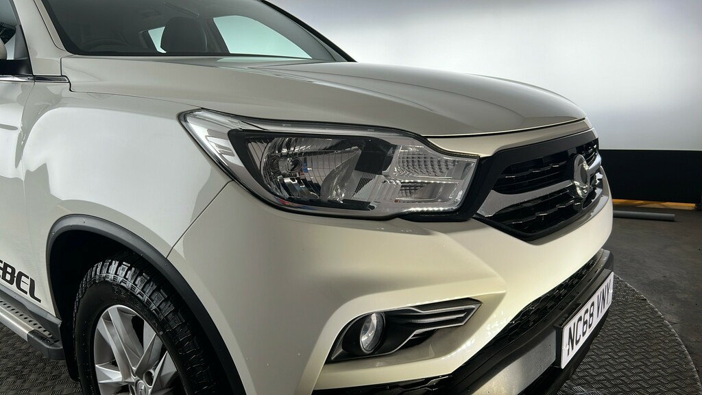 SsangYong Musso White #20