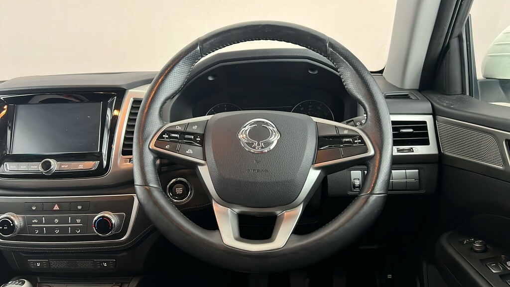 SsangYong Musso White #14