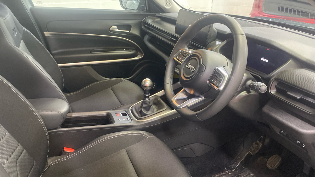 Jeep Avenger 1.2 E-hybrid Summit Dct Grey #4