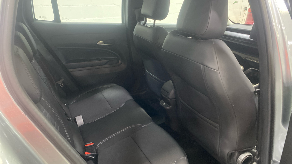 Jeep Avenger 1.2 E-hybrid Summit Dct Grey #5