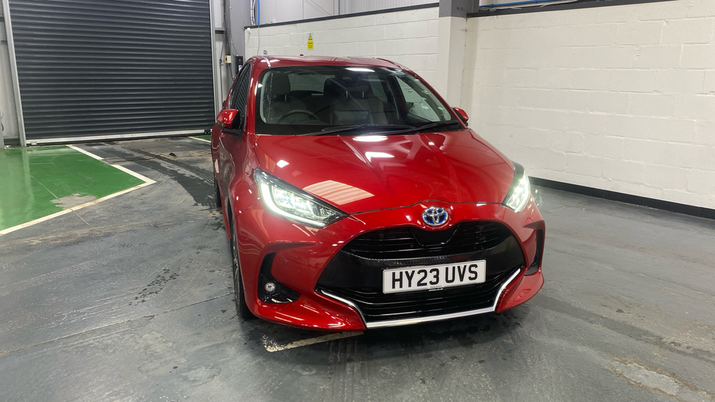 Toyota Yaris 1.5 Hybrid Excel Cvt HY23UVS Red #3