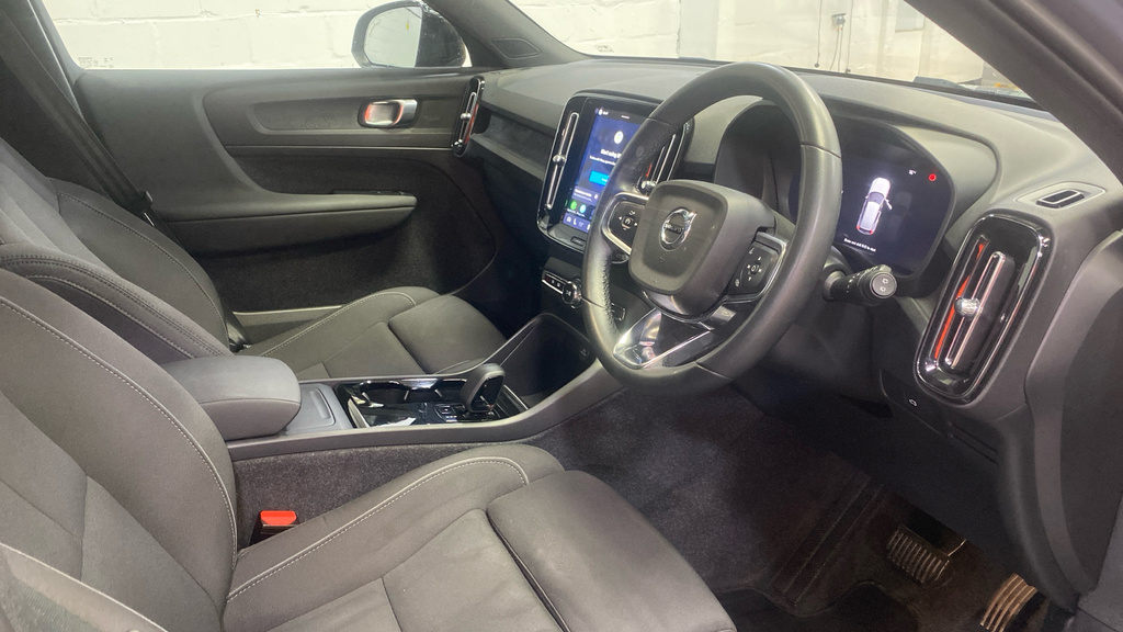 Volvo XC40 170Kw Recharge Plus 69Kwh CF23EUU Grey #4