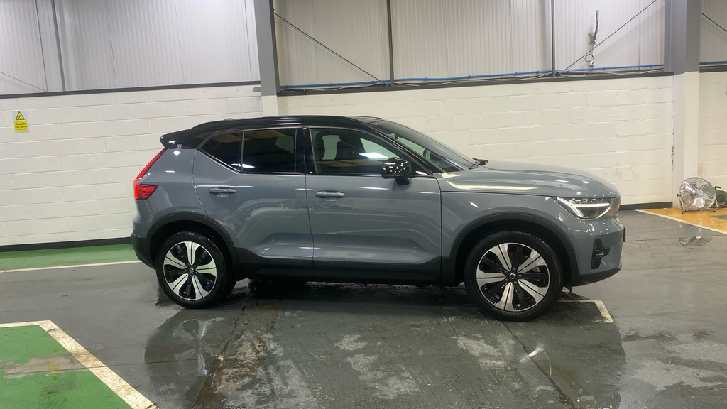 Volvo XC40 170Kw Recharge Plus 69Kwh CF23EUU Grey #2