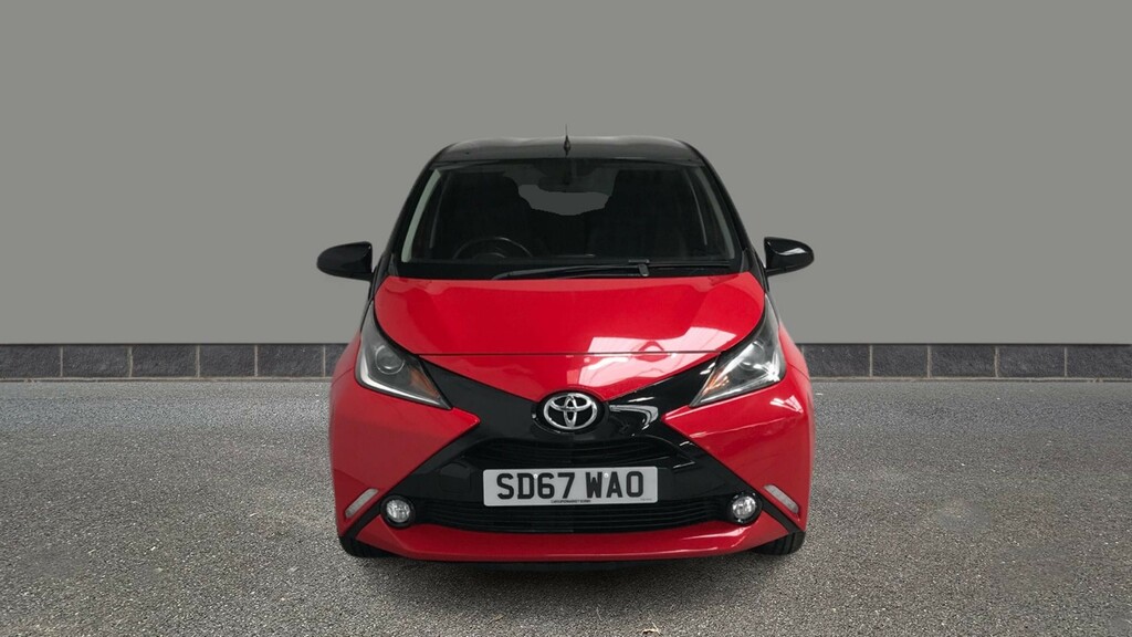 Toyota Aygo 1.0 Vvt-i X-cite 4 Red #2