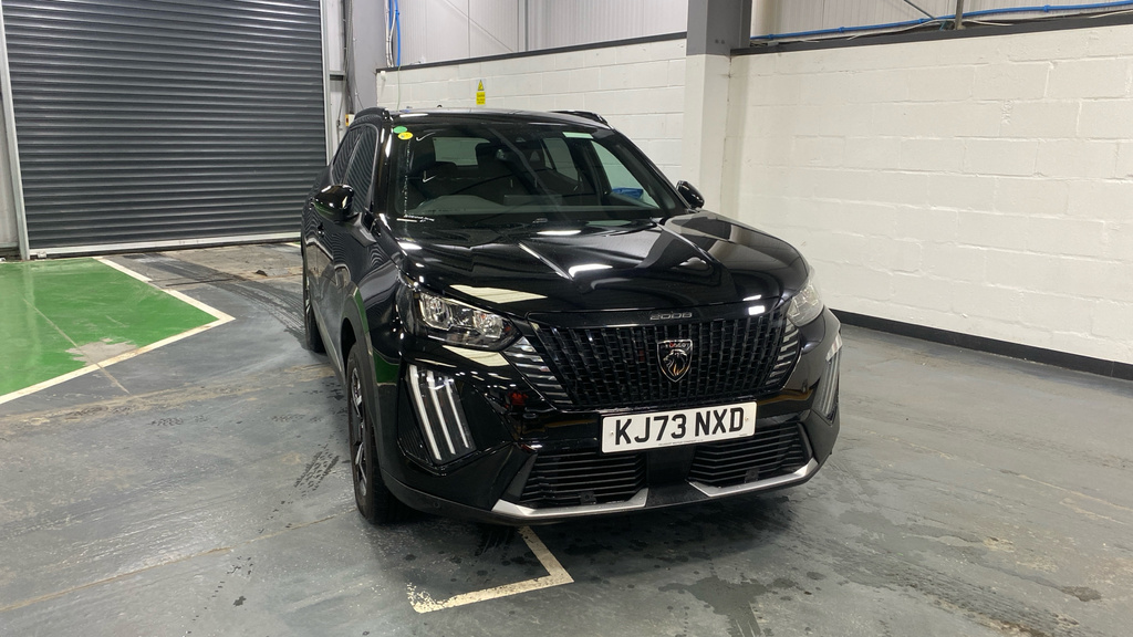 Peugeot 2008 1.2 Puretech 130 Allure Eat8 Black #3