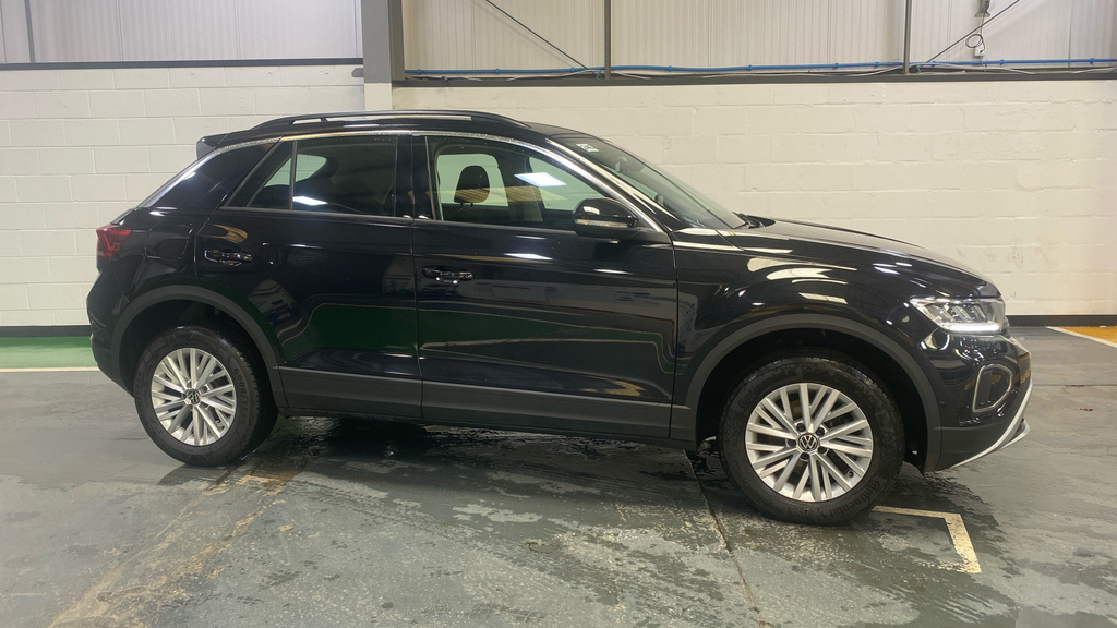 Volkswagen T-Roc 1.5 Tsi Life GD24XZB Black #3