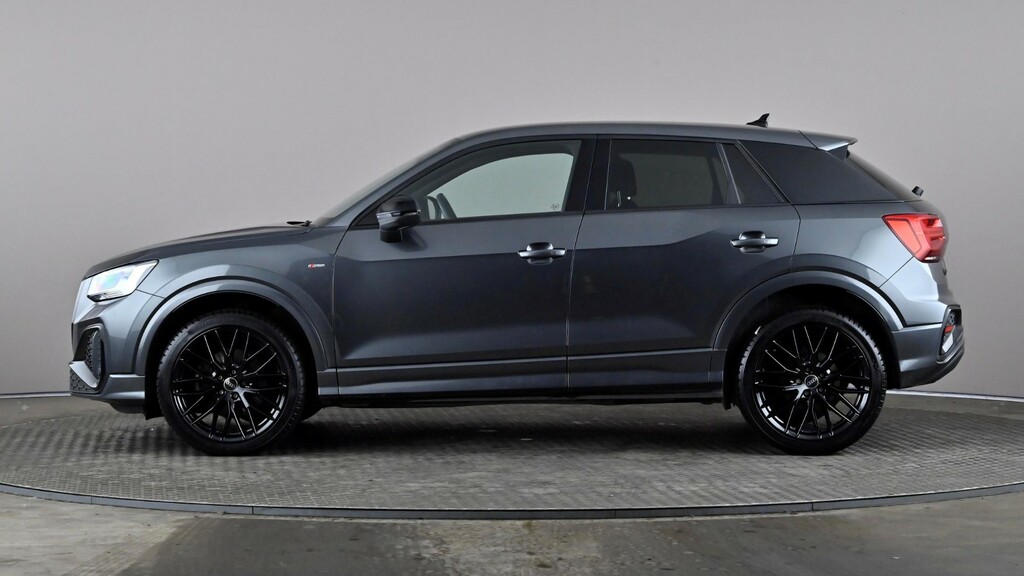 Audi Q2 35 Tfsi Black Edition S Tronic Grey #3