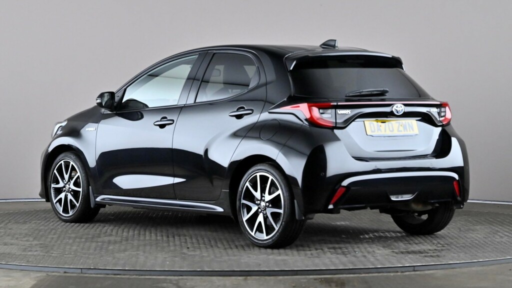 Toyota Yaris 1.5 Hybrid Dynamic Cvt Black #4