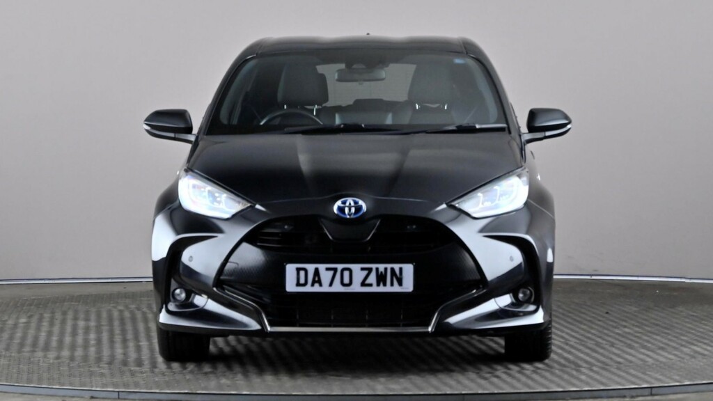 Toyota Yaris 1.5 Hybrid Dynamic Cvt Black #2