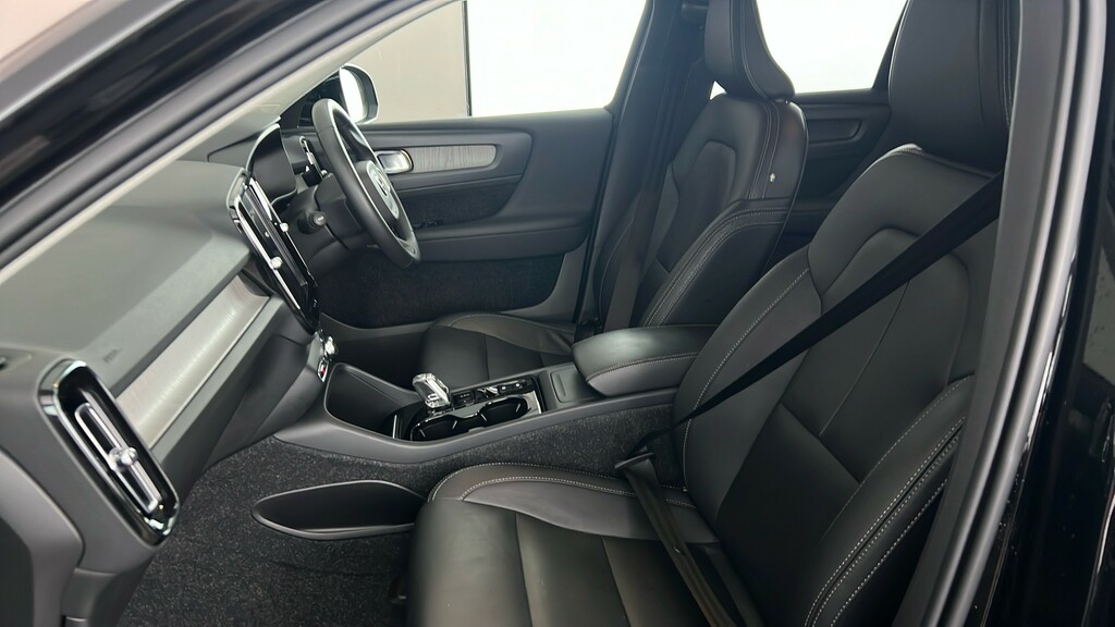 Volvo XC40 R-design, T3 Grey #17