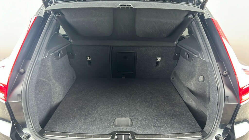 Volvo XC40 R-design, T3 Grey #22