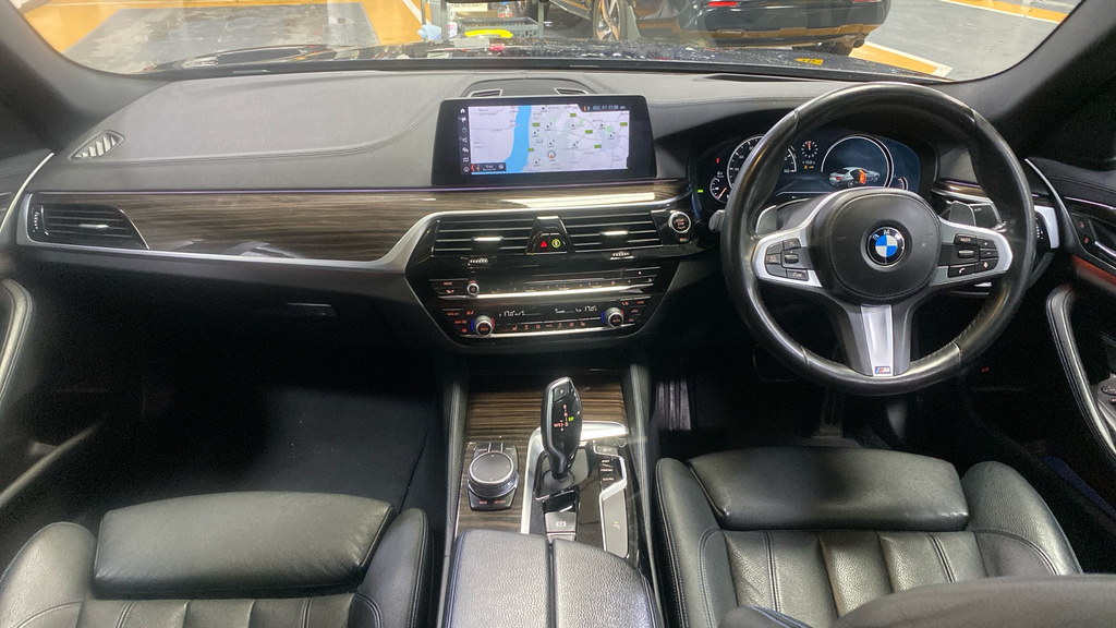 BMW 5 Series 520D Xdrive M Sport Black #4