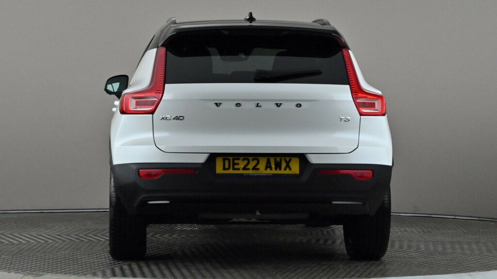 Volvo XC40 1.5 T3 163 R Design DE22AWX White #5