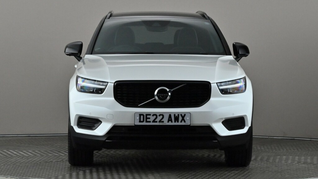 Volvo XC40 1.5 T3 163 R Design DE22AWX White #2