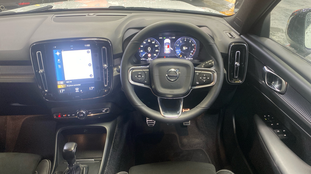 Volvo XC40 1.5 T3 163 R Design White #5