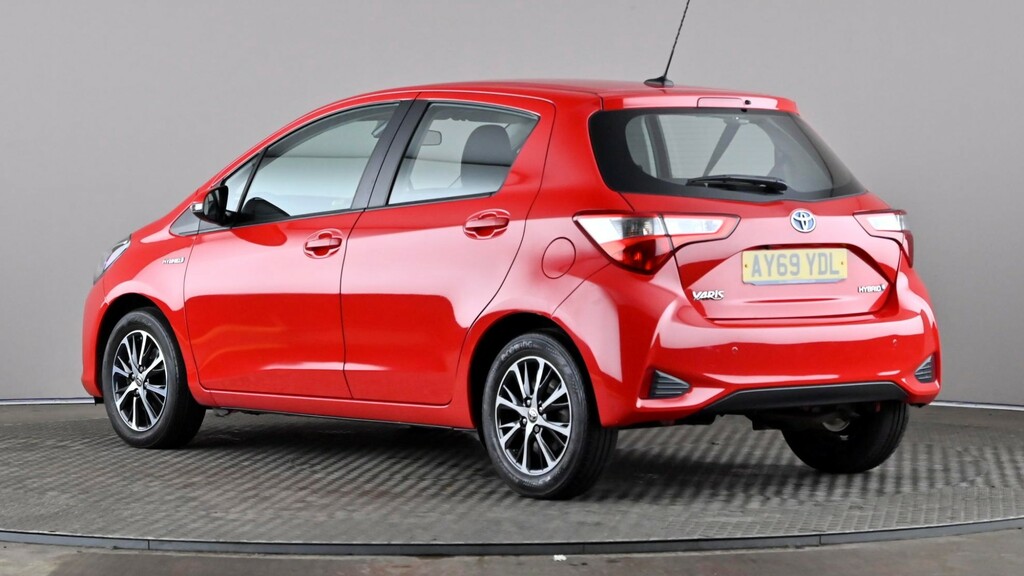 Toyota Yaris 1.5 Hybrid Icon Tech Cvt Red #4