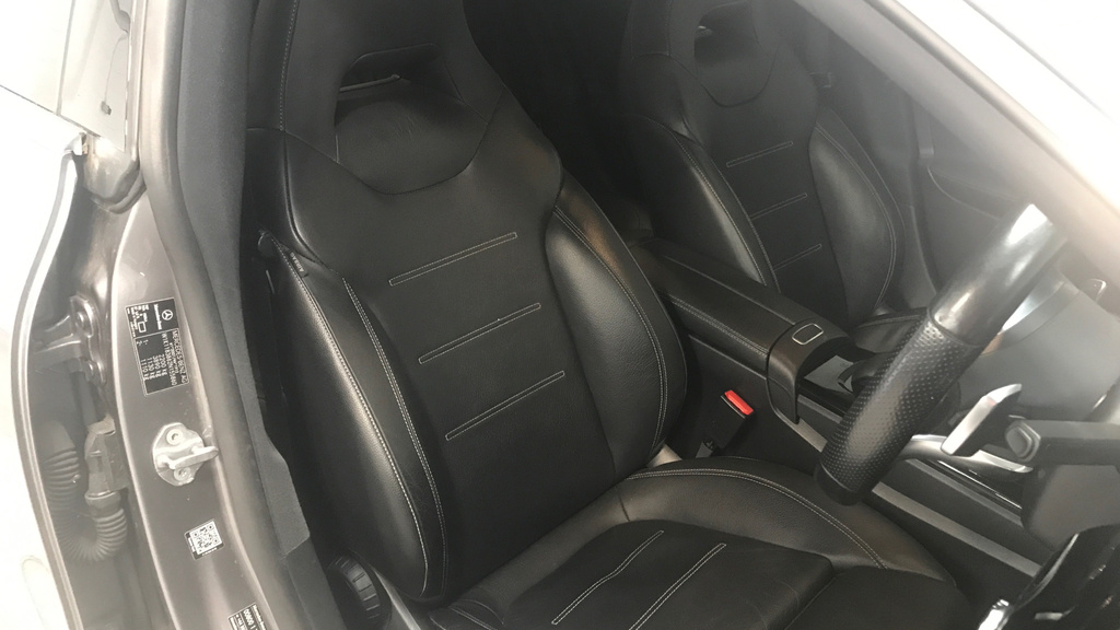 Mercedes-Benz CLA Class 35 Premium Plus 4Matic Tip Yellow #18