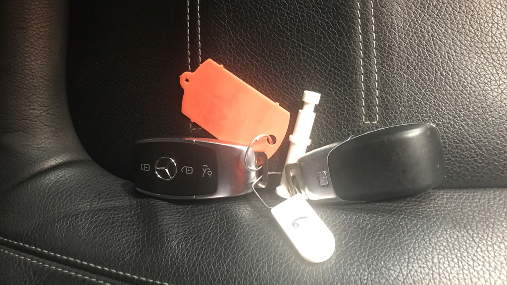 Mercedes-Benz CLA Class 35 Premium Plus 4Matic Tip Yellow #8