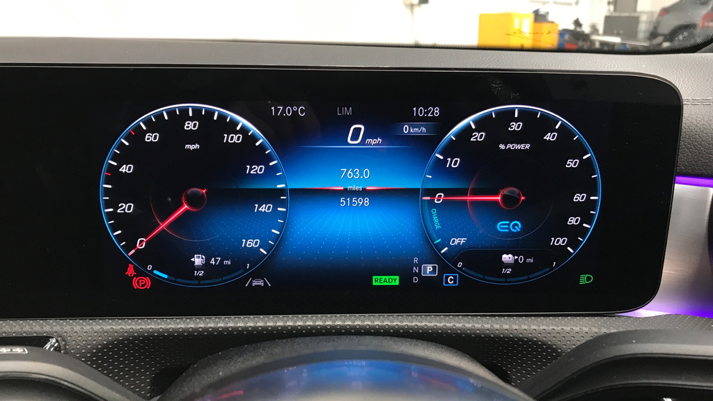 Mercedes-Benz CLA Class 35 Premium Plus 4Matic Tip Yellow #37