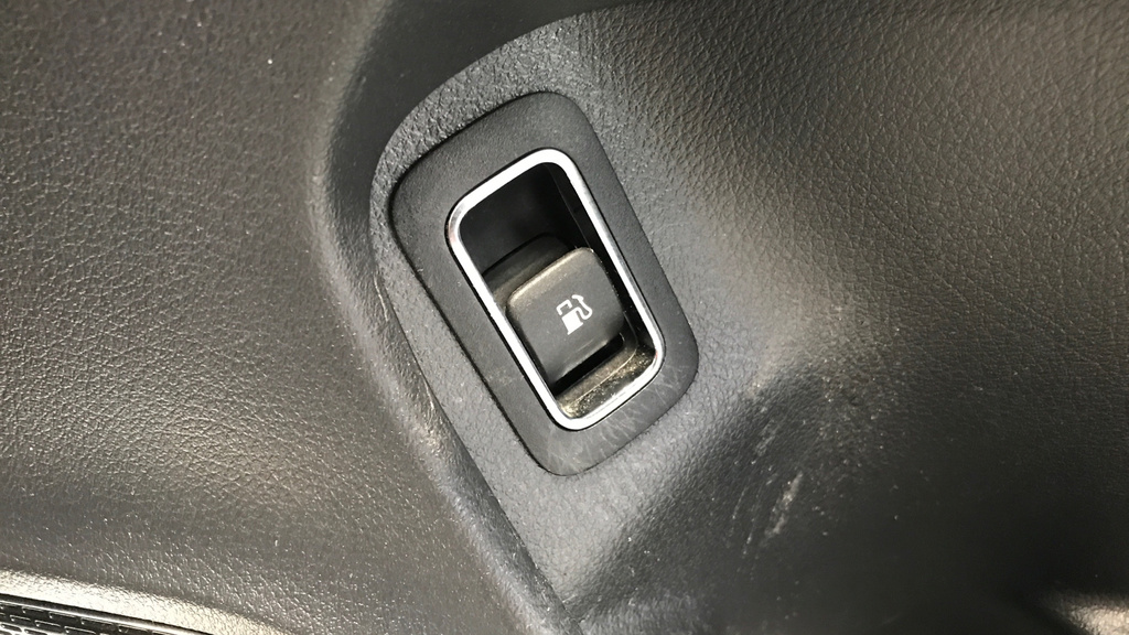 Mercedes-Benz CLA Class 35 Premium Plus 4Matic Tip Yellow #33