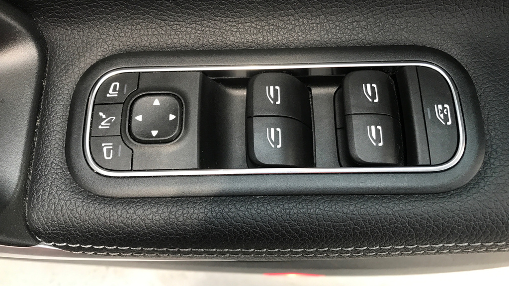 Mercedes-Benz CLA Class 35 Premium Plus 4Matic Tip Yellow #30