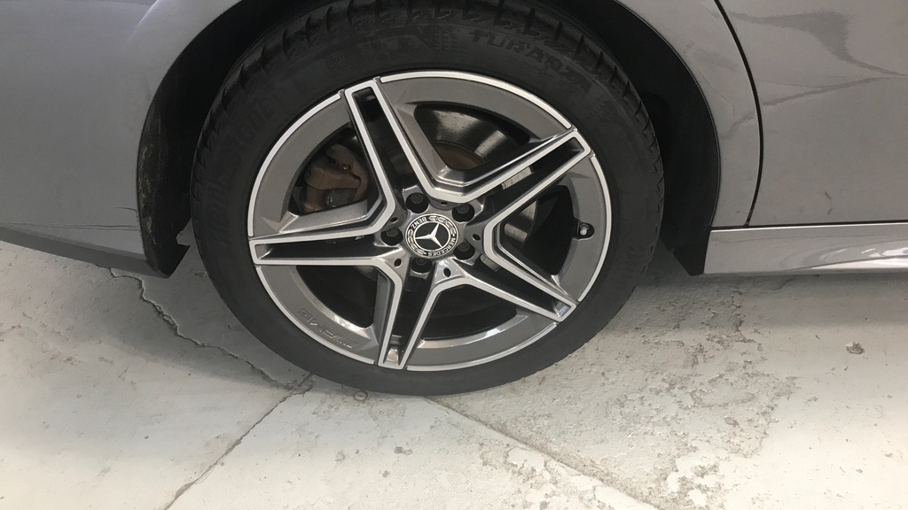 Mercedes-Benz CLA Class 35 Premium Plus 4Matic Tip Yellow #10